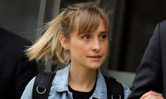 ALLISON MACK SI DICHIARA COLPEVOLE NEL CASO NXIVM