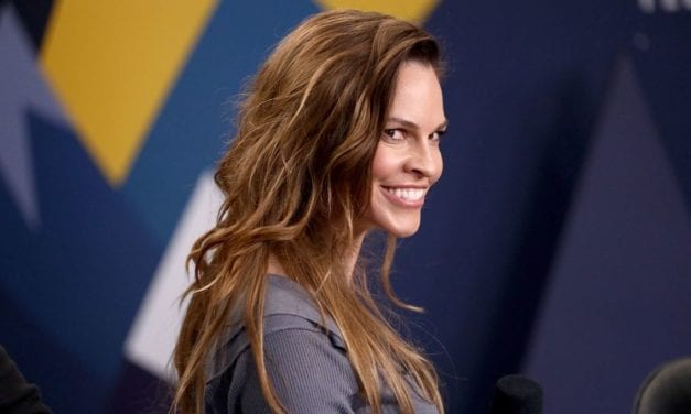 NETFLIX MANDA HILARY SWANK SU MARTE