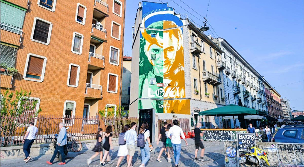 Loki murale a Milano per lo street artist Lucamaleonte